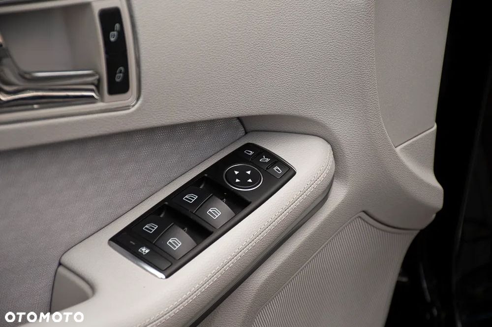 Mercedes-Benz Klasa E 200 Kompressor Avantgarde - 36
