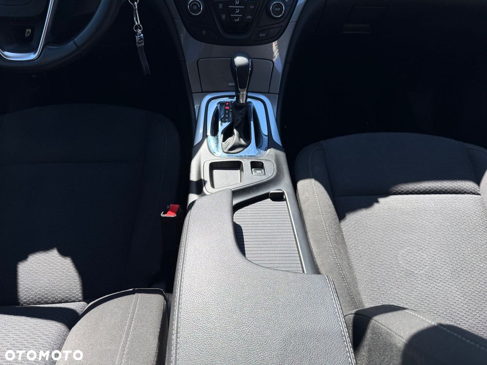 Opel Insignia 1.6 SIDI Turbo - 9