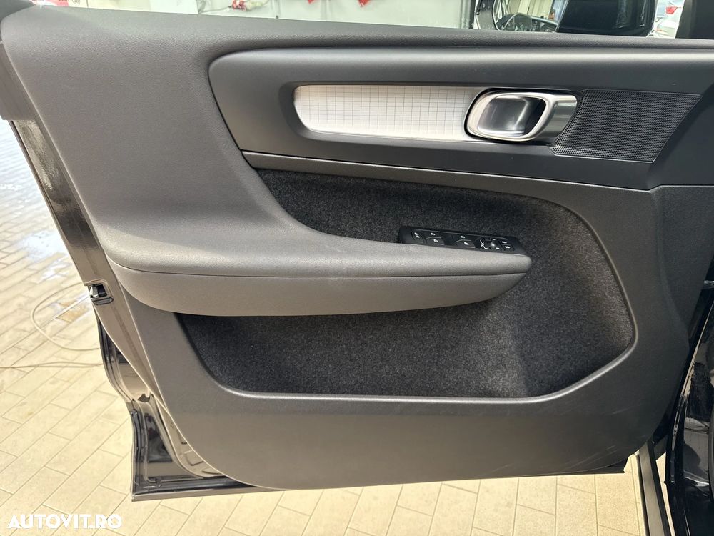 Volvo XC 40 B3 AT FWD MHEV Core - 14
