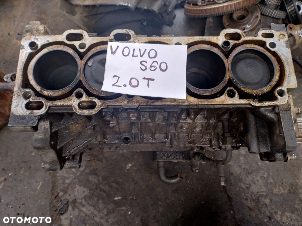 VOLVO S60 I V70 2,0T silnik dól silnika bez glowicy - 2