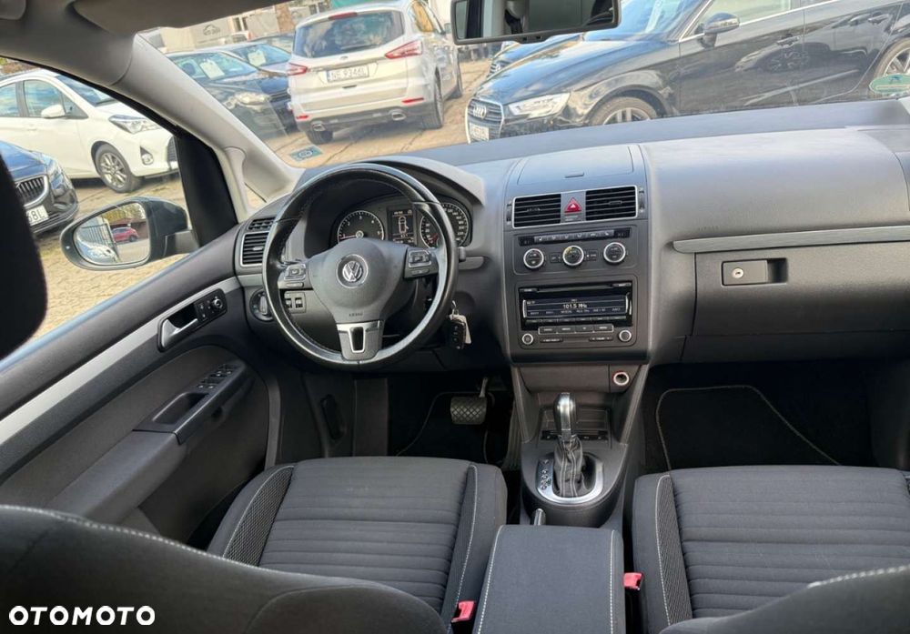 Volkswagen Touran - 28