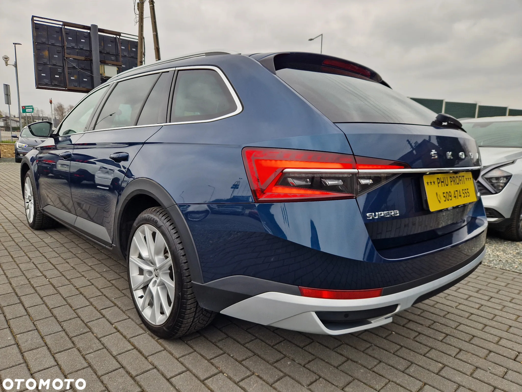 Skoda Superb 2.0 TDI SCR 4x4 Scout DSG - 12