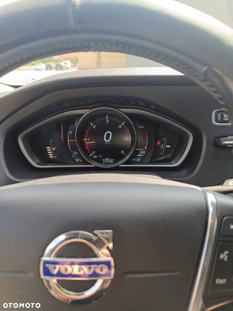 Volvo V40 Cross Country D3 Momentum - 13