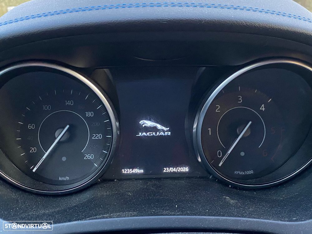 Jaguar E-Pace D150 AWD R-Dynamic - 11