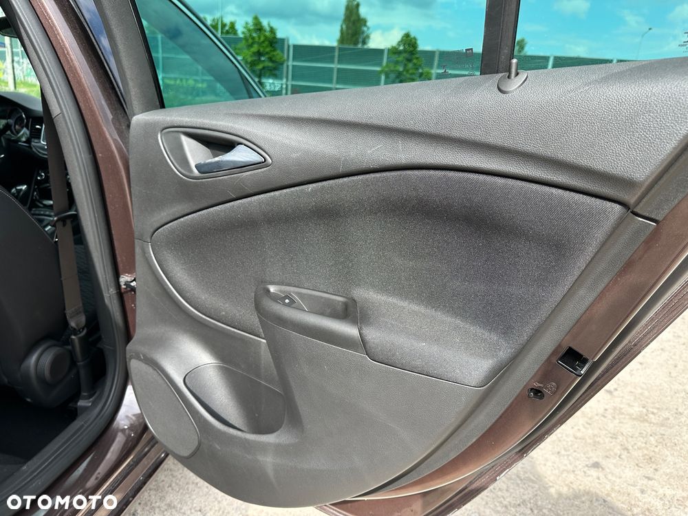 Opel Astra 1.6 Turbo Start/Stop Dynamic - 23