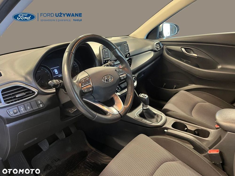 Hyundai i30 1.5 DPI Classic + - 10