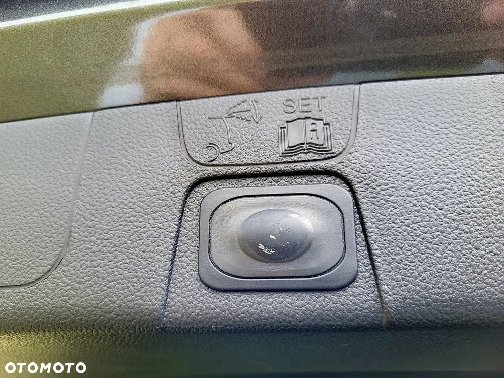 Ford C-MAX 1.5 TDCi Titanium - 25