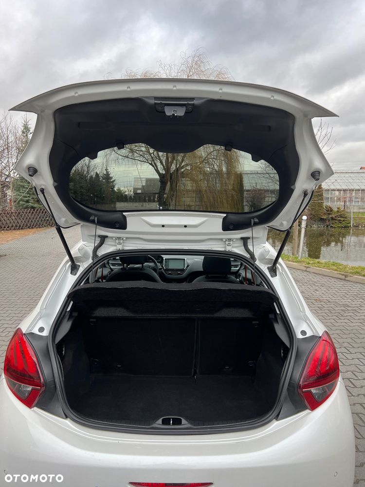Peugeot 208 - 7