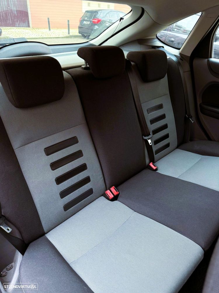 Ford Focus 1.6 TDCi ECOnetic - 19