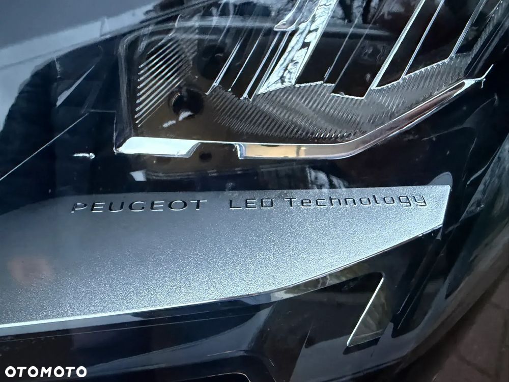 Peugeot 3008 1.5 BlueHDi Allure S&S EAT8 - 20