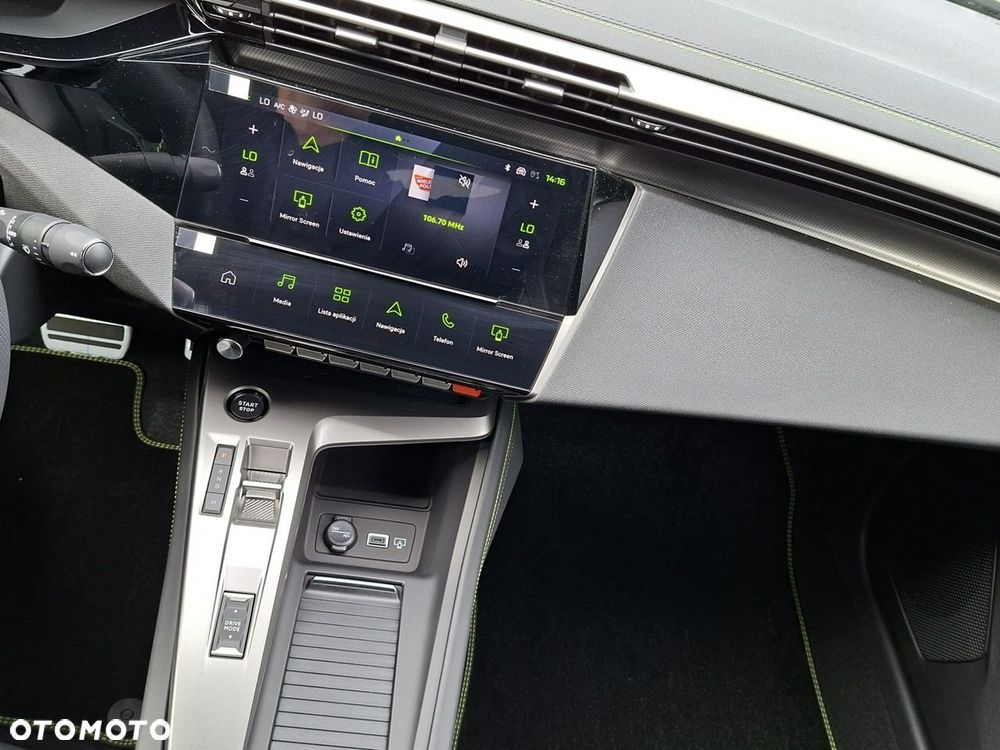 Peugeot 408 HYBRID 145 e-DSC6 GT - 34