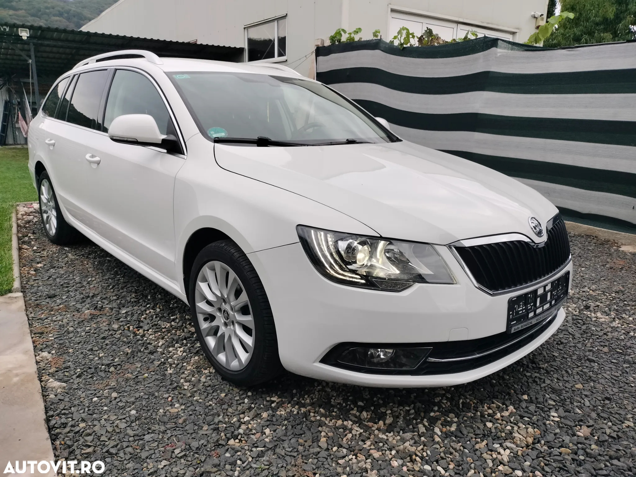 Skoda Superb 2.0 TDI DSG FAMILY - 18