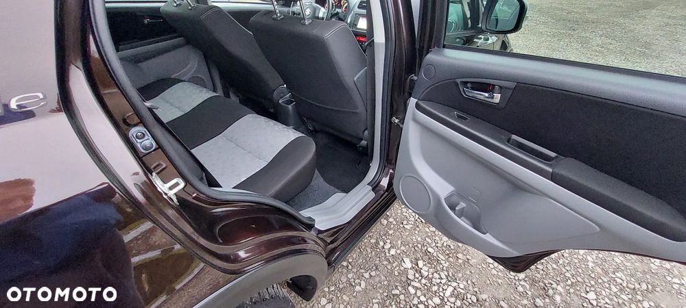 Suzuki SX4 1.6 VVT 4x2 Comfort - 12