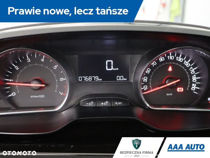 Peugeot 208 - 13