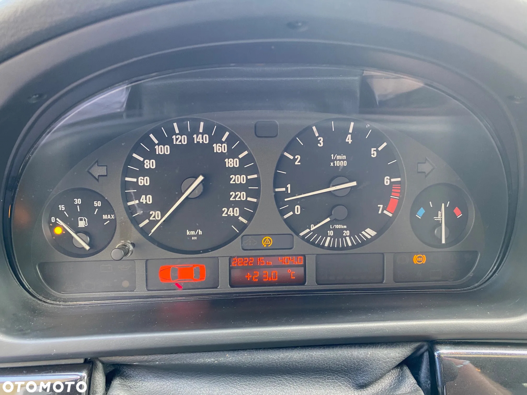 BMW Seria 5 520i - 24