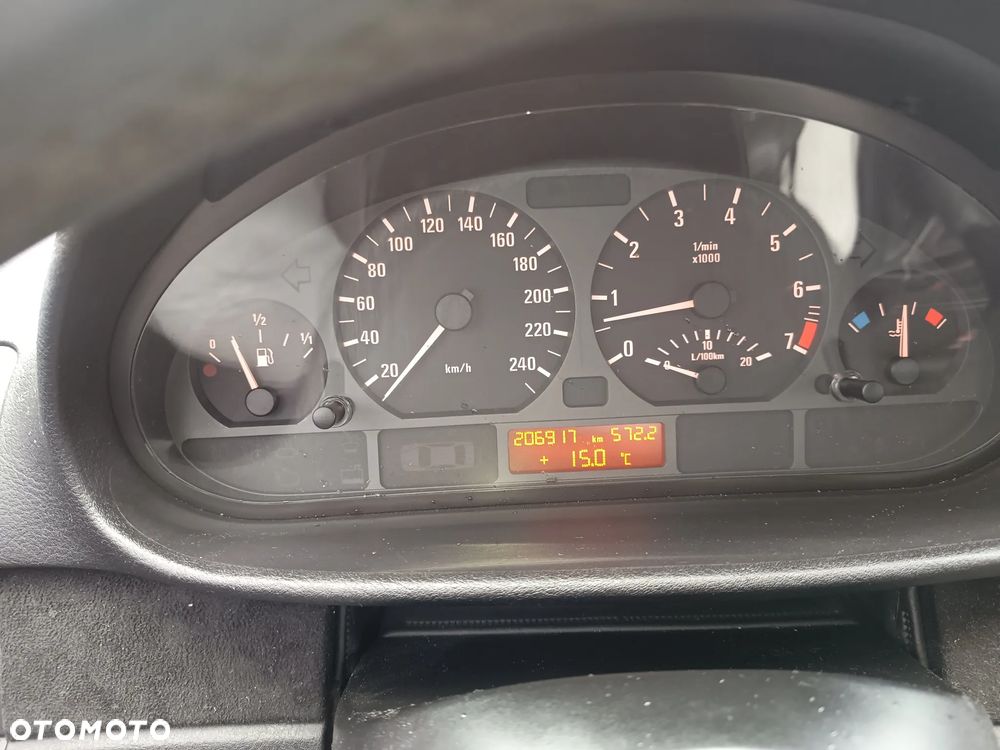 BMW Seria 3 318i - 11