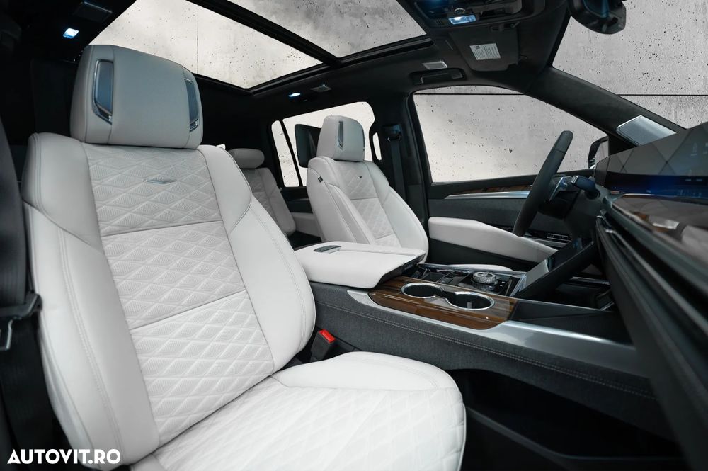 Cadillac Escalade - 13