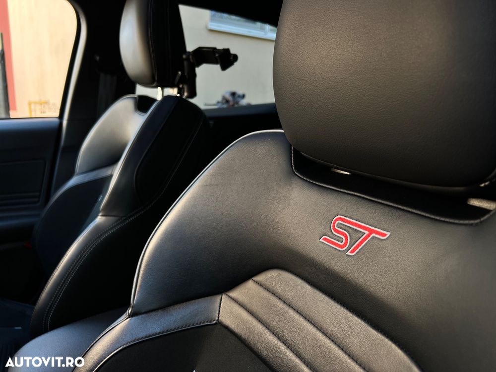 Ford Focus 2.3 Ecoboost ST X - 17