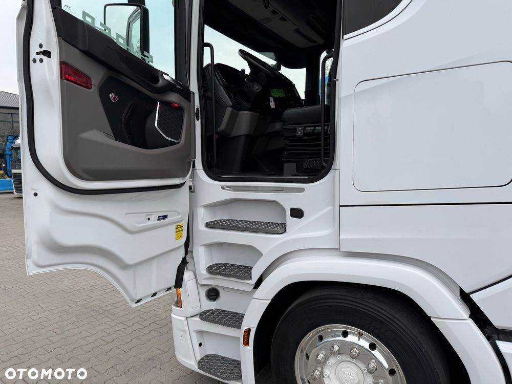 Scania 580S scania z Niemiec v8 mega low deck idealny stan 2021 pełna opcja bez egr - 30