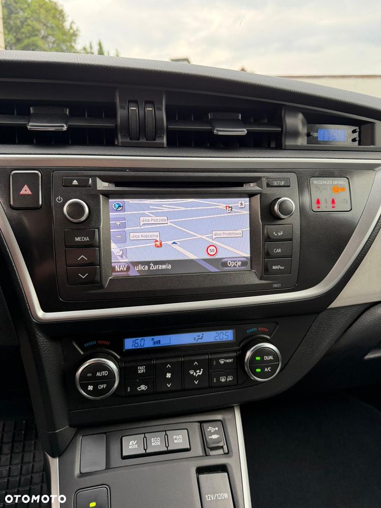 Toyota Auris - 10