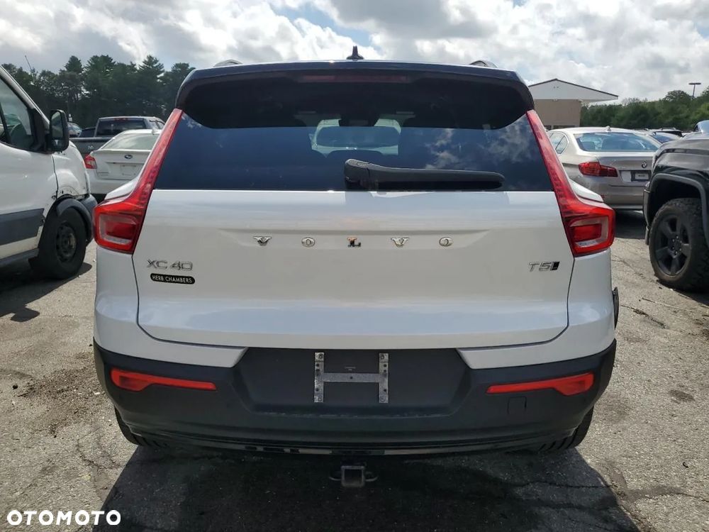 Volvo XC 40 T5 AWD R-Design - 6