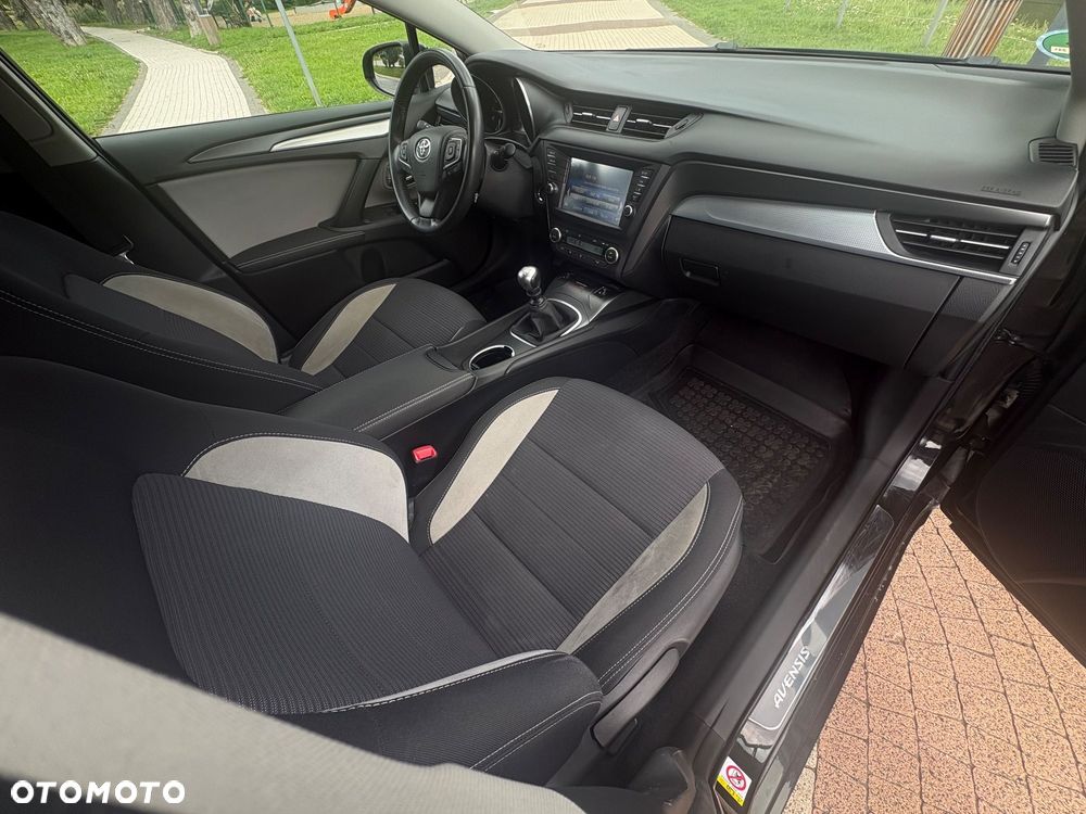 Toyota Avensis Touring Sports 1.8 Team Deutschland - 5