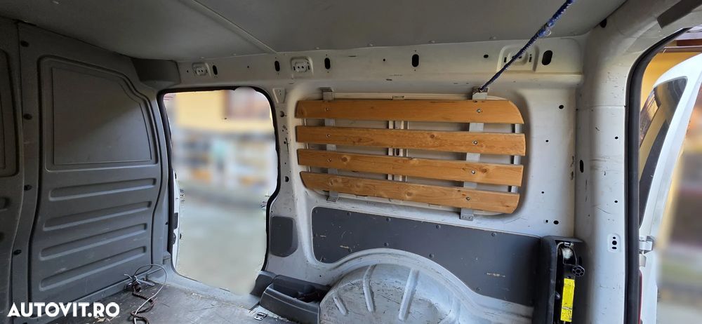 Volkswagen Caddy Maxy - 18