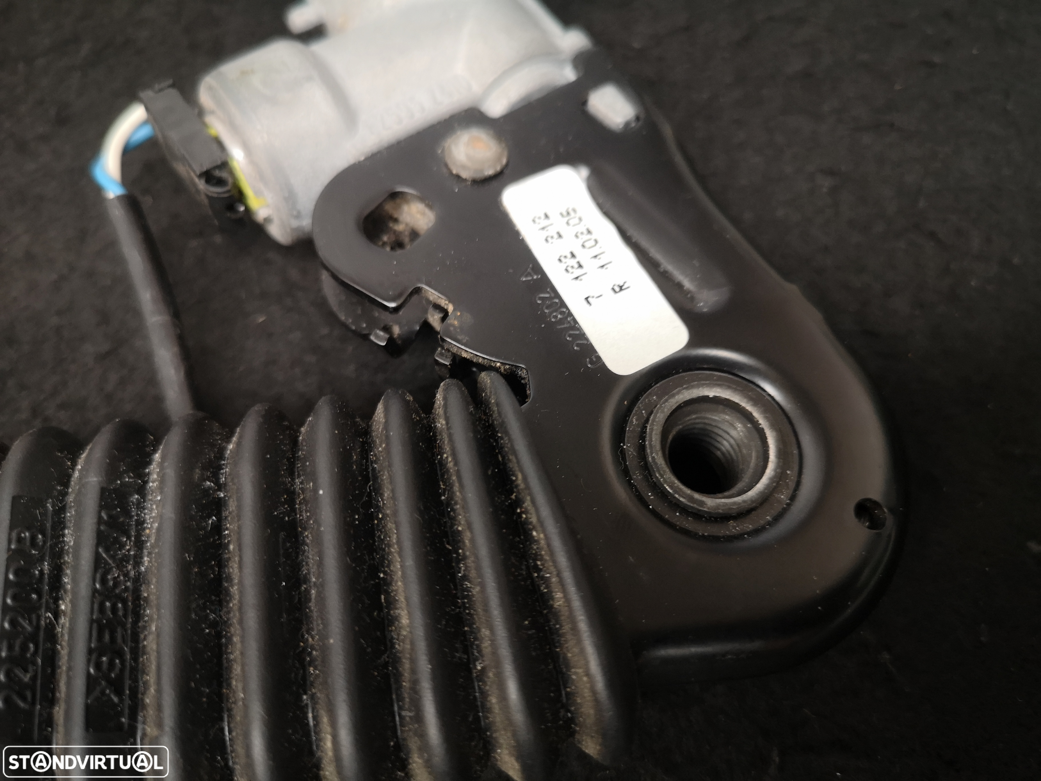 Cinto de Segurança frente direita  Pre-Tensor BMW7 E65 E66  2002+ - 4