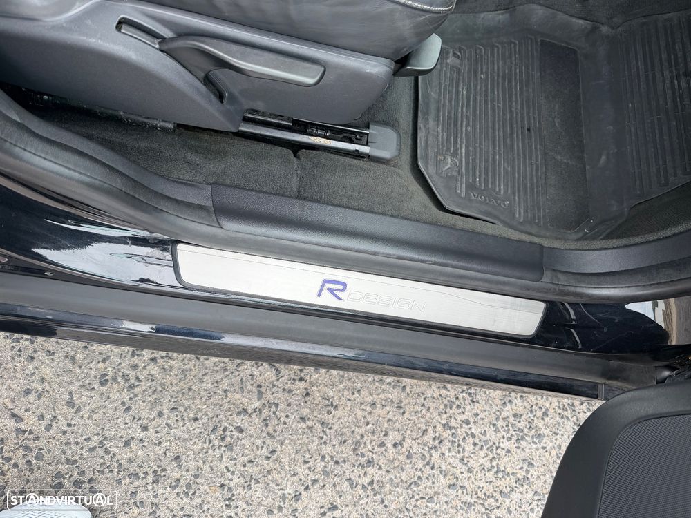 Volvo XC 60 2.0 D4 R-Design - 2