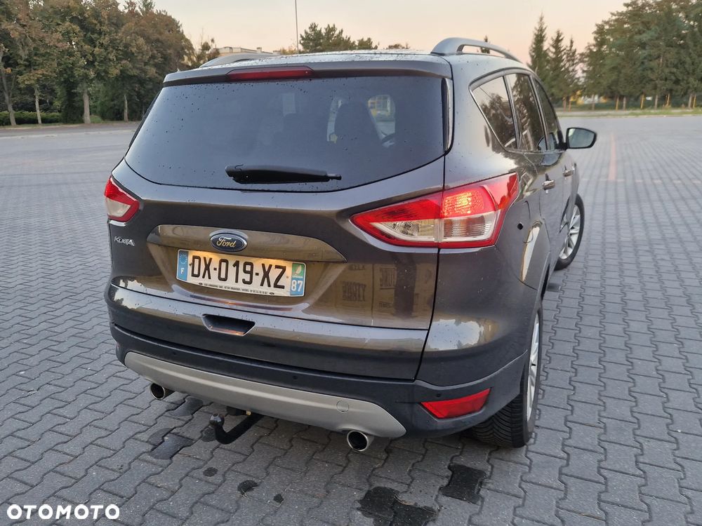 Ford Kuga 2.0 TDCi 2x4 Titanium - 16