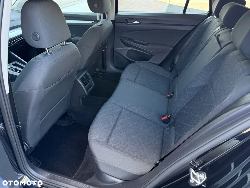 Volkswagen Golf 1.0 eTSI OPF DSG Life - 27