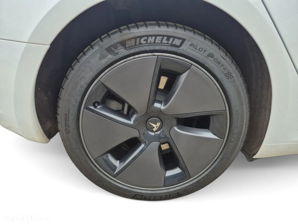 Tesla Model 3 Long Range RWD - 17