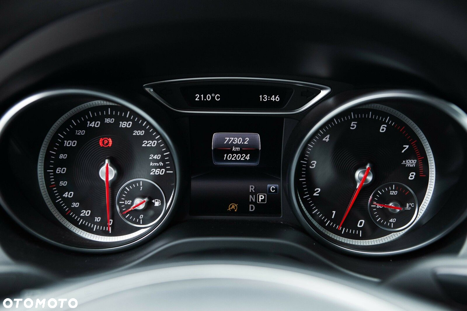 Mercedes-Benz CLA 180 7G-DCT - 34