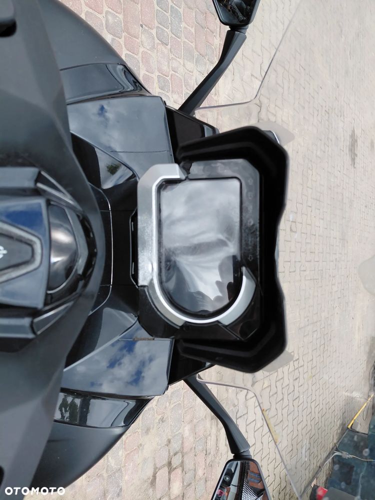 Kymco CV3 - 11