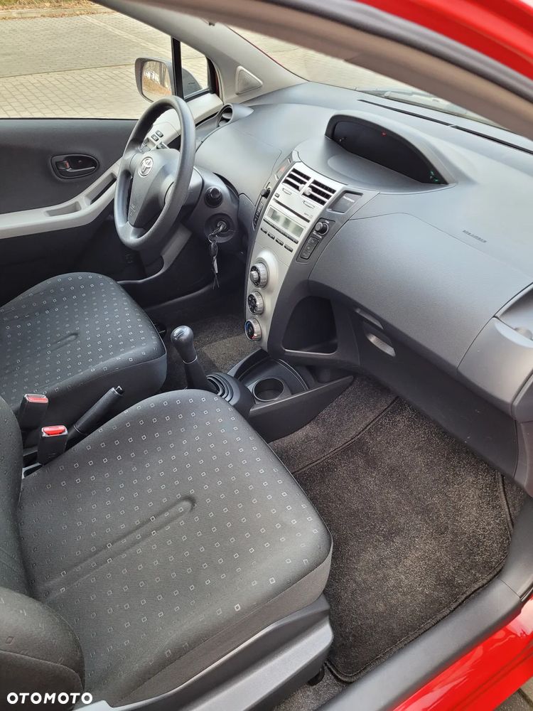 Toyota Yaris 1.3 VVT-i Luna - 13