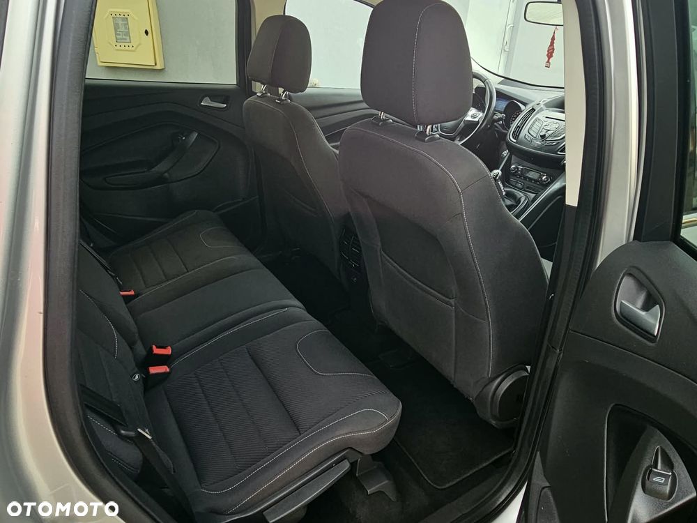 Ford Kuga 2.0 TDCi 4x4 Trend - 12