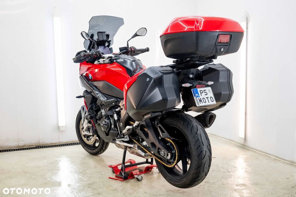 BMW XR - 8