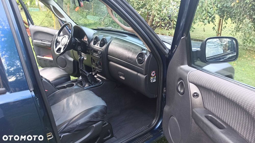Jeep Liberty - 4