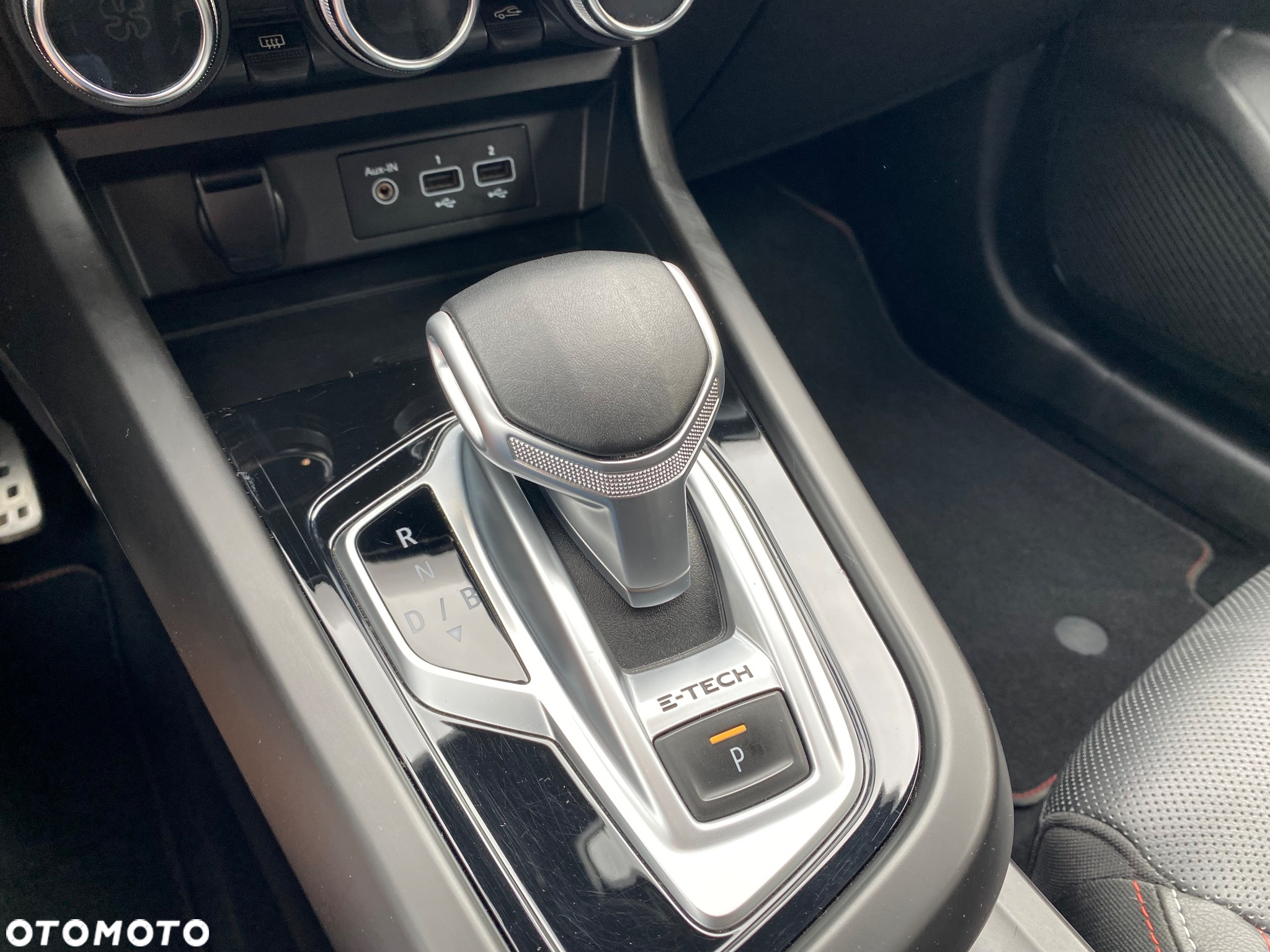 Renault Arkana 1.6 E-TECH R.S Line MMT - 24