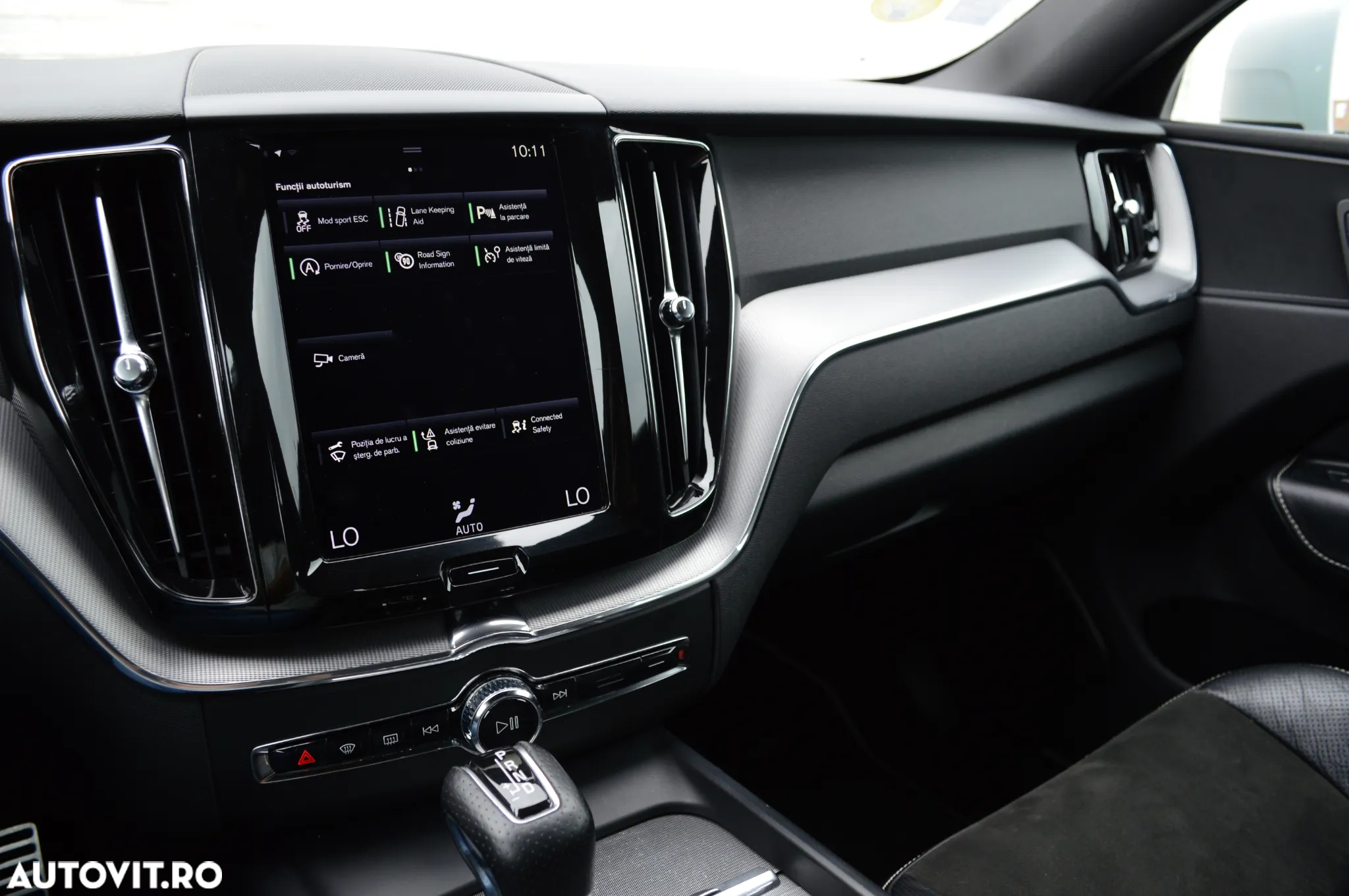 Volvo XC 60 D4 AWD Geartronic RDesign - 33