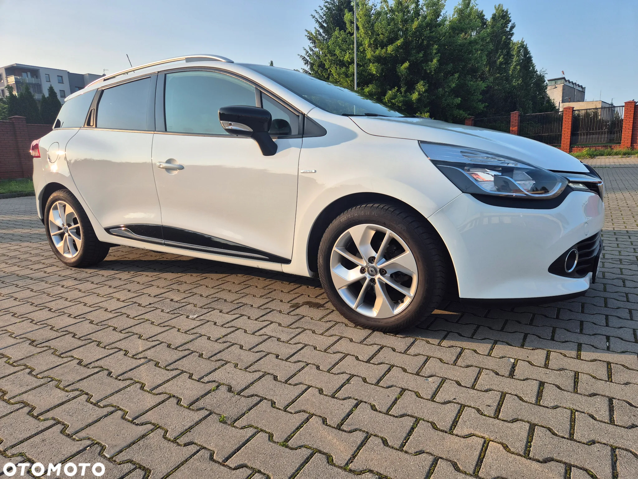 Renault Clio 0.9 TCe Limited - 4