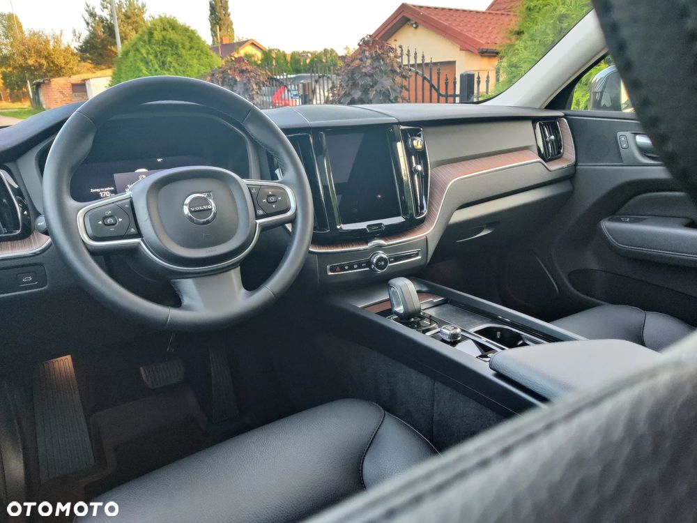 Volvo XC 60 B5 B AWD Geartronic Momentum Pro - 11