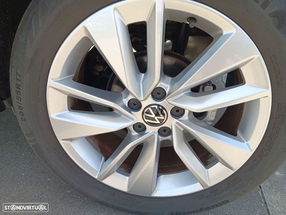 VW Taigo 1.0 TSI Urban DSG - 19