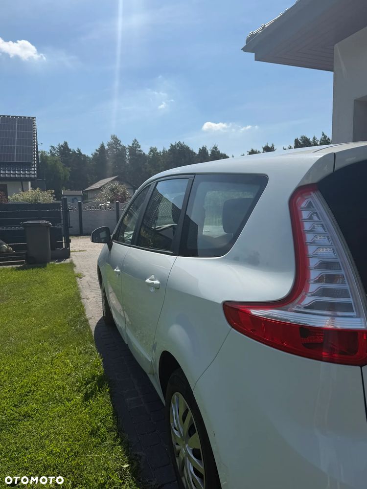 Renault Scenic 1.5 dCi Bose EDC - 5