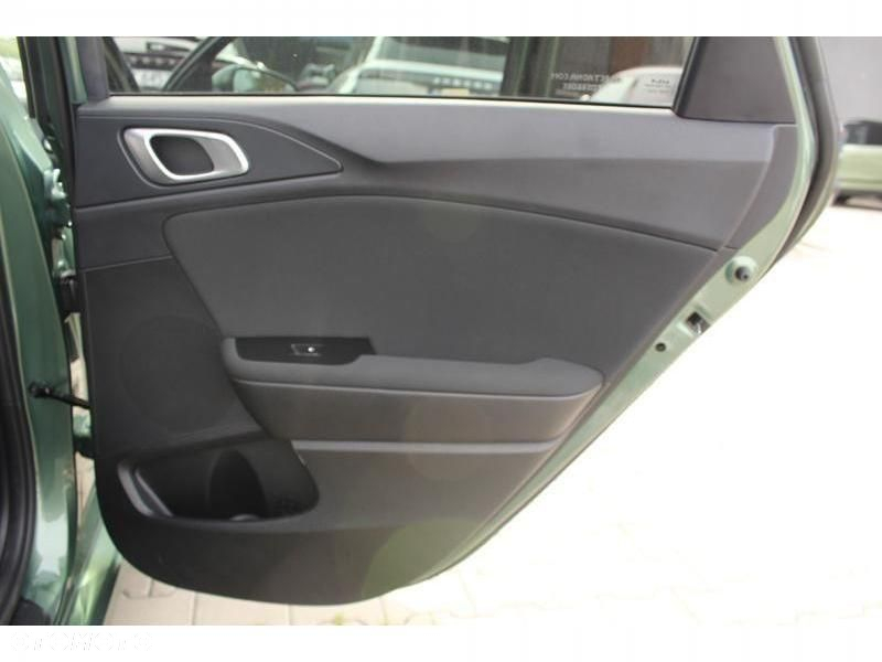 Kia Ceed - 35
