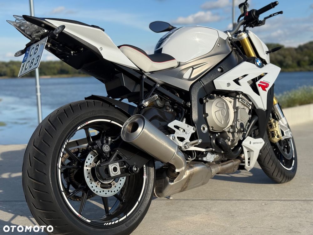 BMW S - 4