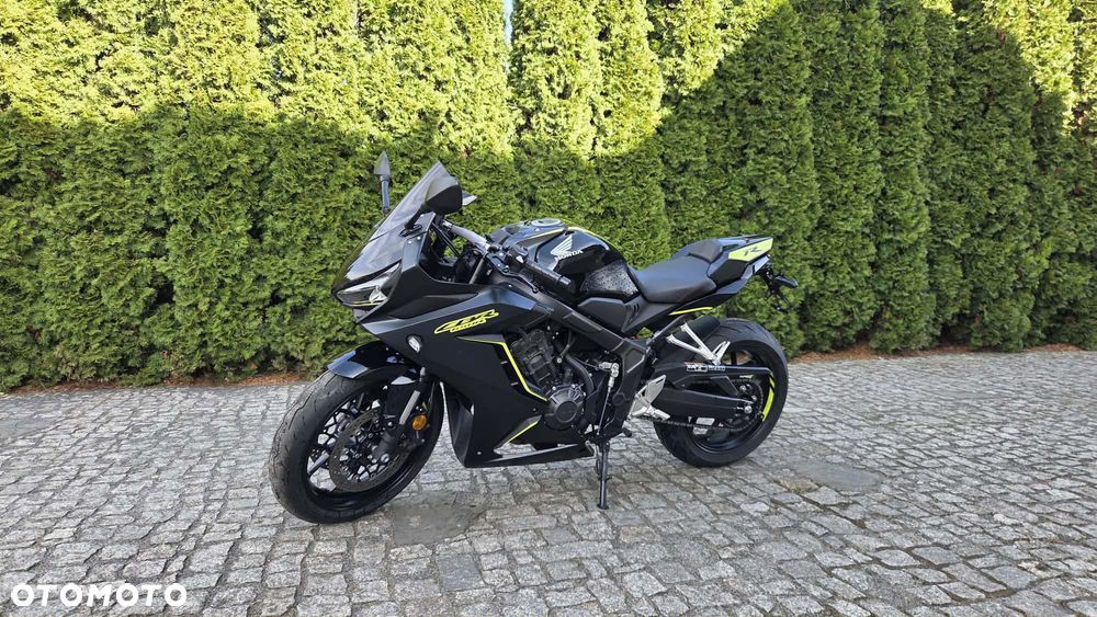 Honda CBR - 1