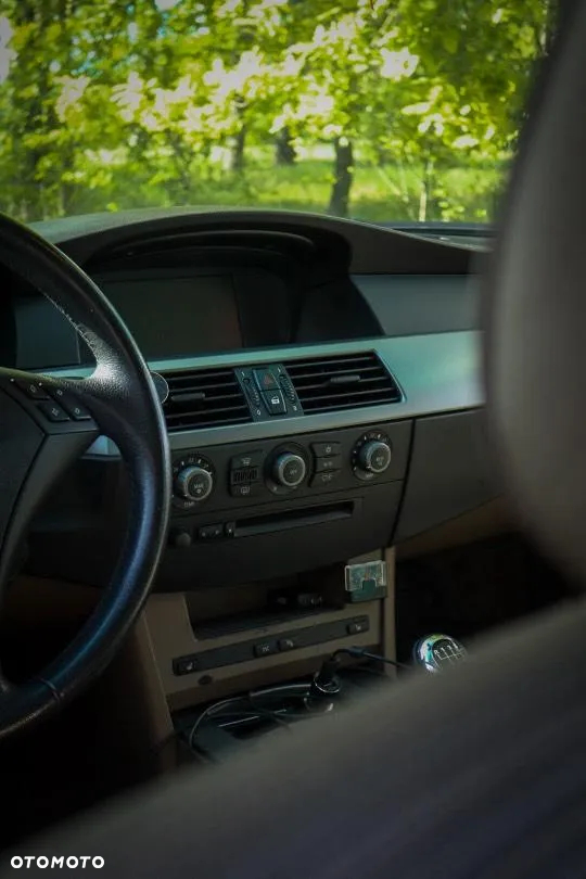 BMW Seria 5 520i - 12