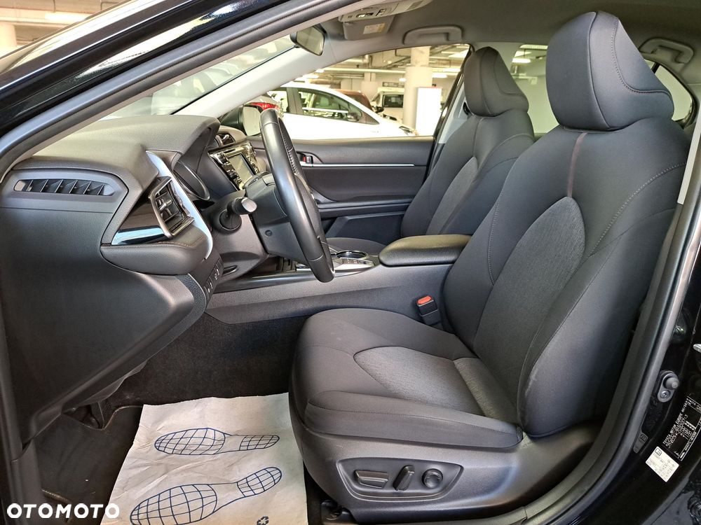 Toyota Camry 2.5 Hybrid Comfort CVT - 12