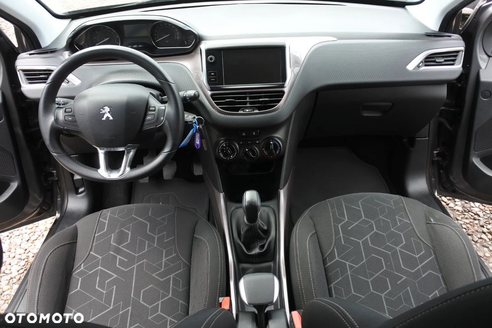 Peugeot 2008 1.2 Pure Tech Style - 14